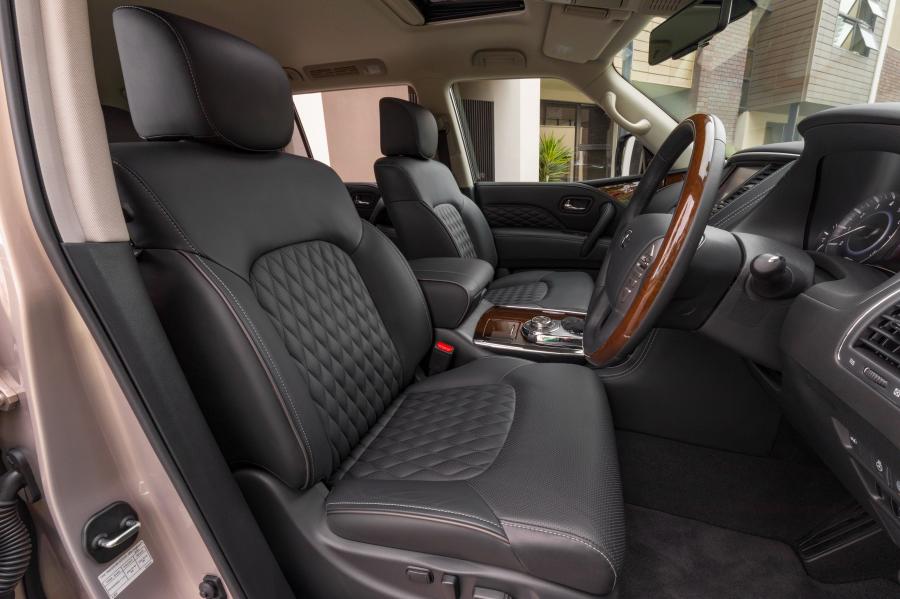 Интерьер Infiniti QX80 5.6 2018 года  (AU) (фото 19 из 40)